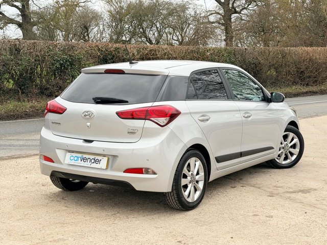 2017 Hyundai I20 1.2L Premium Nav 5dr - Photo 4