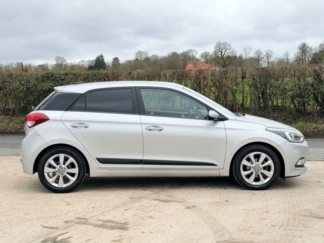 2017 Hyundai I20 1.2L Premium Nav 5dr - Photo 6