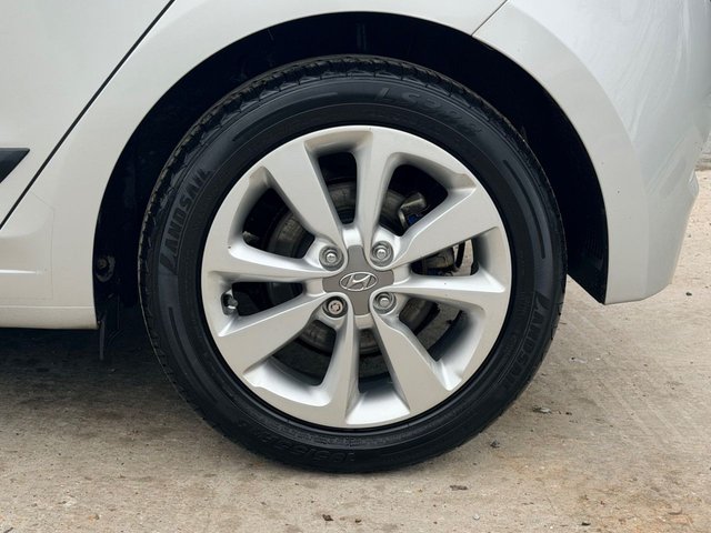 2017 Hyundai I20 1.2L Premium Nav 5dr - Photo 9