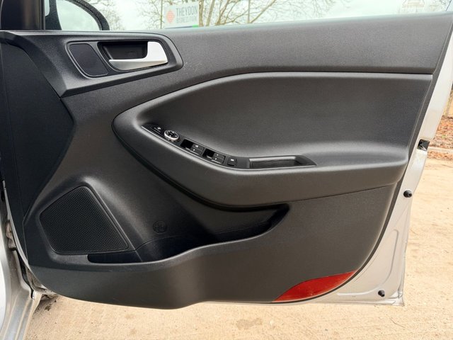 2017 Hyundai I20 1.2L Premium Nav 5dr - Photo 11