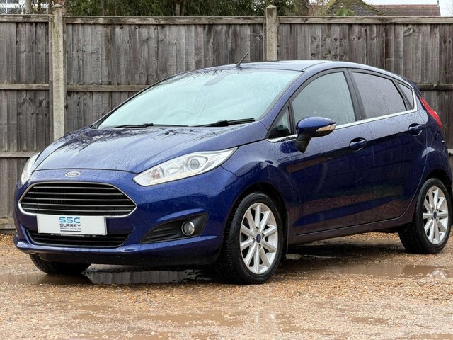 2017 Ford Fiesta - Photo 2