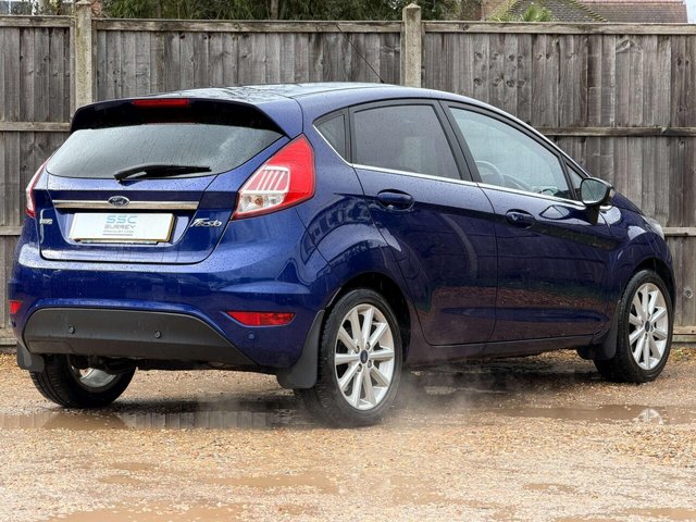 2017 Ford Fiesta - Photo 3