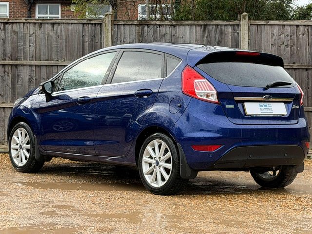 2017 Ford Fiesta - Photo 4