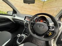 USED 2015 65 TOYOTA AYGO 1.0 VVT-i x-play Hatchback 5dr Petrol Manual Euro 5 Euro 5 (68 ps) 12 MONTHS AA, FRESH SERVICE