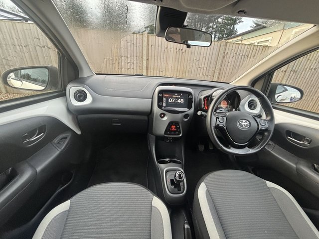 2021 TOYOTA AYGO - Photo 11