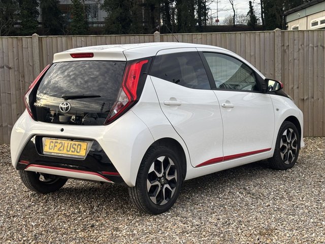 2021 TOYOTA AYGO - Photo 5