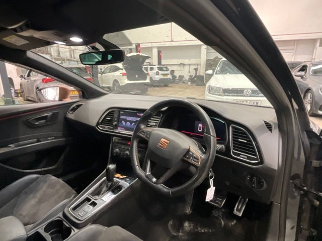 2019 Seat Leon 2L Cupra 290 5dr - Photo 6