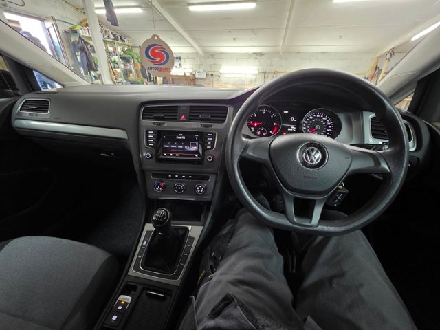 2014 VOLKSWAGEN GOLF 1.6 TDI BlueMotion Hatchback 5dr Diesel Manual Euro 5 (s/s) (110 ps) - Photo 11