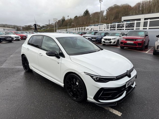 2024 Volkswagen Golf 2L R Black Edition 5dr - Photo 2