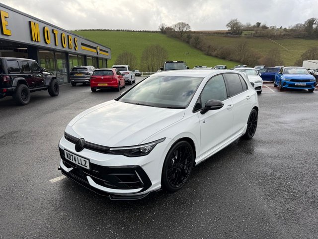 2024 Volkswagen Golf 2L R Black Edition 5dr - Photo 4