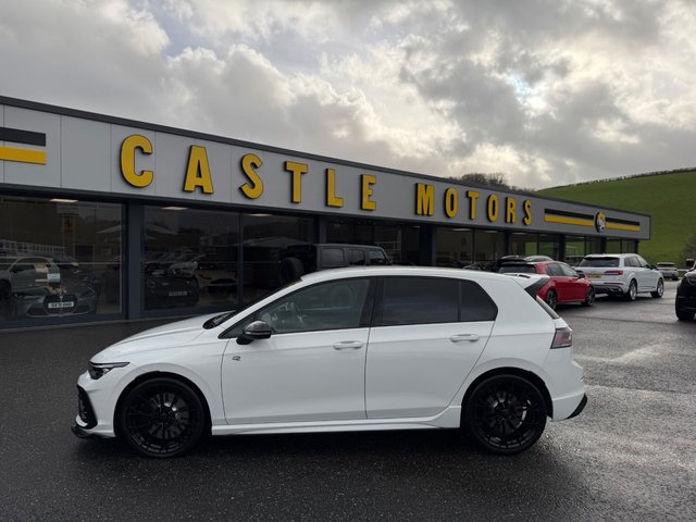 2024 Volkswagen Golf 2L R Black Edition 5dr - Photo 5