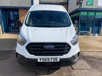 USED 2020 69 FORD TRANSIT CUSTOM Leader L1 H2 2.0 300 EcoBlue Diesel SWB High Top Panel Van Manual Euro 6 (s/s) (105 bhp) 5 services (1 main dealer) - last service on 05.06.2025 @ 66,215 miles - Only 72,483 miles - EURO 6, high top, A/C, Bluetooth, front & rear parking sensors, heated electric mirrors, E/W, DAB Radio, USB port, driver's airbag, factory fitted bulkhead, side loading door, ply lined, fog lights, remote Central Locking, slam security locks, spare key, finance arranged on site & 6 months premium Autoguard warranty