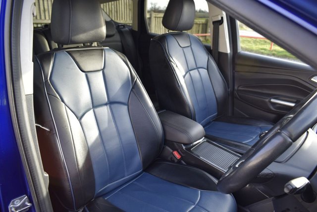 2016 FORD KUGA - Photo 8