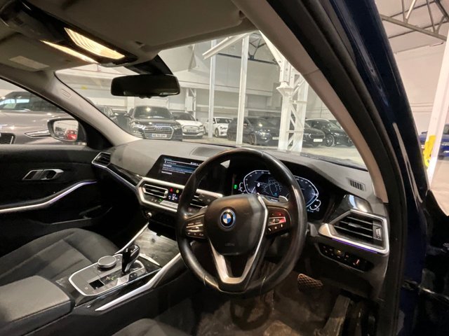 2022 BMW 3 Series 2L SE Pro 5dr - Photo 8