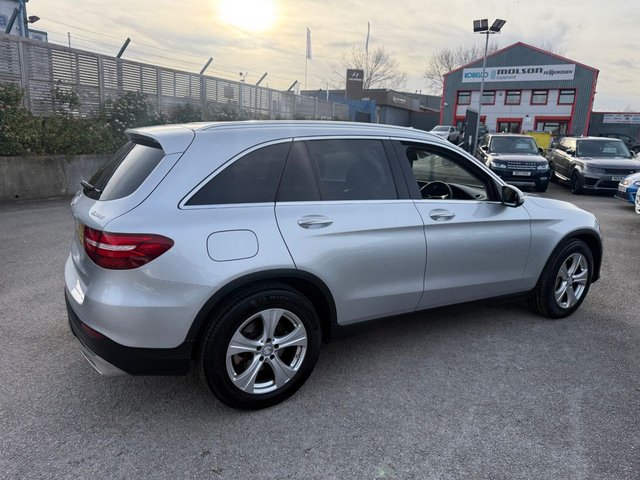 2016 MERCEDES-BENZ GLC 2.1 GLC220d Sport (Premium) SUV 5dr Diesel G-Tronic 4MATIC Euro 6-2 OWNER CAR FINISHED IN IRIDIUM SILVER METALLIC WITH BLACK LEATHER UPHOLSTERY-REVERSE CAMERA-ACTIVE PARK ASSIST-ELECTRIC MEMORY SEAT-PANORAMIC GLASS SUNROOF-BLUETOOTH-CRUISE CONTROL-ELECTRIC FOLDING MIRRORS-BLUETOOTH-CRUISE CONTROL-DAB RADIO-DUAL ZONE CLIMATE CONTROL-AMBIENT ILLUMINATION-HEATED SEATS-18" 5 SPOKE ALLOYS - Photo 10