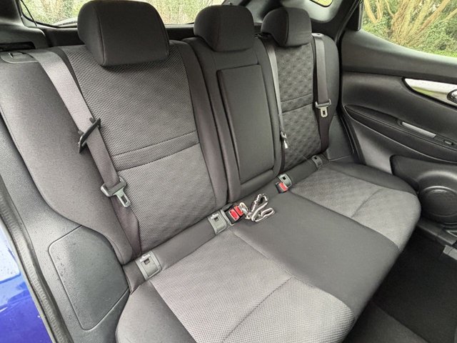 2015 Nissan Qashqai 1.2L N-Tec 5dr - Photo 11