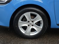 USED 2015 15 RENAULT CLIO 1.5 dCi Dynamique MediaNav 5d EDC 90 S/S &pound;20 ROAD TAX, SAT NAV, BLUETOOTH, CRUISE CONTROL & SPEED LIMITER, AUTOMATIC HEADLIGHTS & WIPERS, AUX & USB PORTS, EDC AUTOMATIC GEARBOX, FRONT FOG LIGHTS, 16 INCH ALLOY WHEELS, CLOTH INTERIOR, LEATHER MULTIFUNCTION STEERING WHEEL, AIR CONDITIONING, ECO MODE, BASS REFLEX SPEAKERS, TRIP COMPUTER WITH DIGITAL SPEEDO, REMOTE CENTRAL LOCKING, PUSH BUTTON START, ELECTRIC WINDOWS, ELECTRIC HEATED MIRRORS, ISO FIX, FOLDING REAR SEATS, SERVICE HISTORY