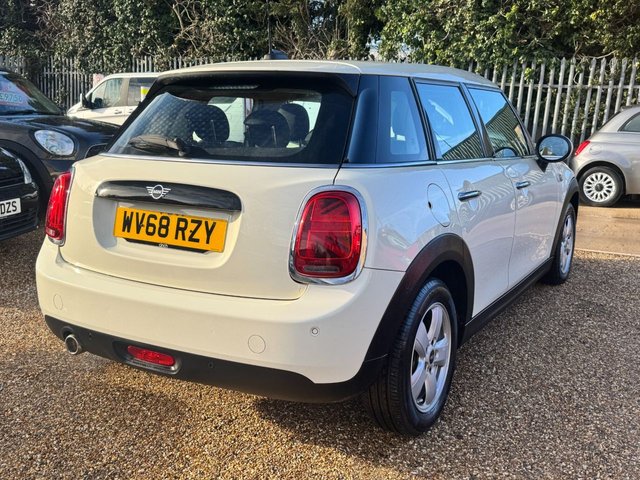 2018 MINI HATCH 1.5 Cooper D Hatchback 5dr Diesel Manual Euro 6 (s/s) (116 ps) - Photo 2