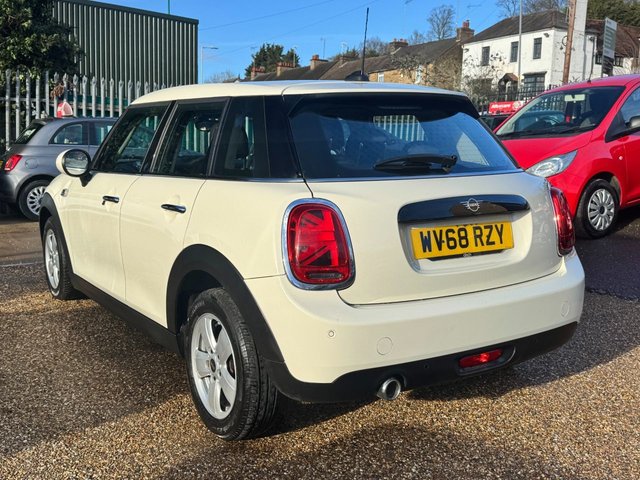 2018 MINI HATCH 1.5 Cooper D Hatchback 5dr Diesel Manual Euro 6 (s/s) (116 ps) - Photo 9