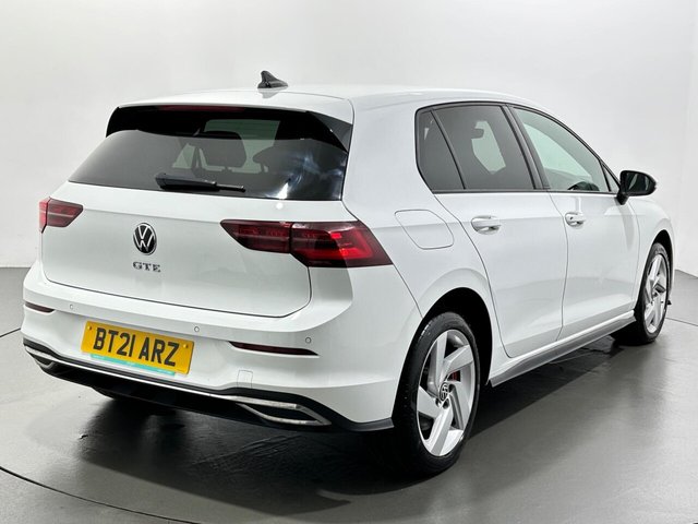 2021 Volkswagen Golf - Photo 8