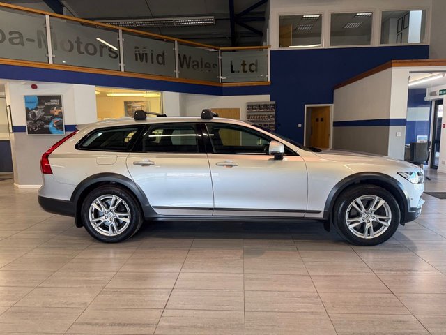 2017 Volvo V90 Cross Country 2L Pro 5dr - Photo 2