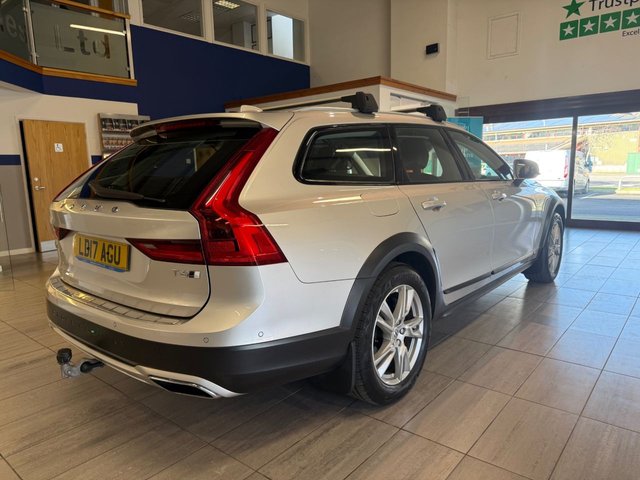 2017 Volvo V90 Cross Country 2L Pro 5dr - Photo 3