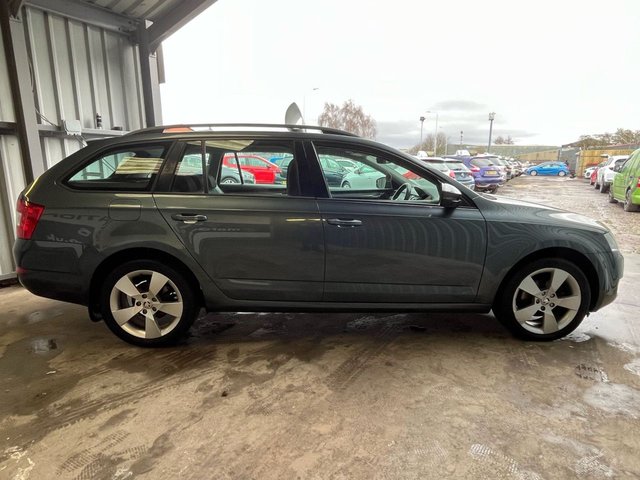 2017 SKODA OCTAVIA 1.6 TDI SE Sport Estate 5dr Diesel DSG Euro 6 (s/s) (110 ps) - Photo 9