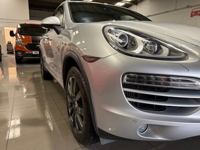 2013 PORSCHE CAYENNE - Photo 10