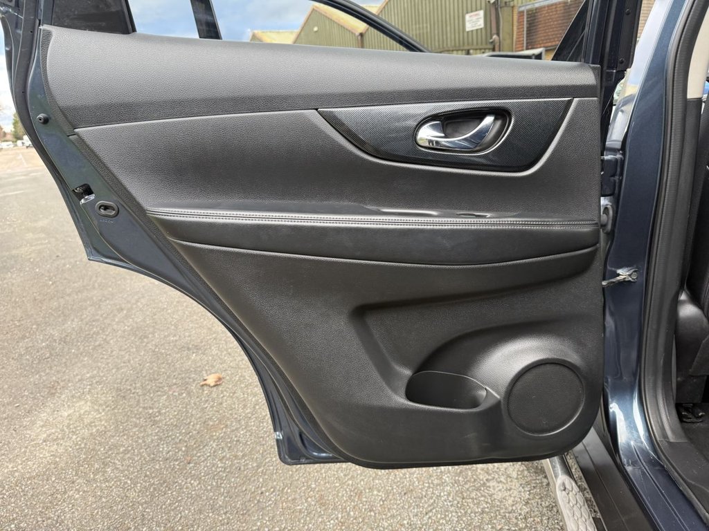 USED 2015 15 NISSAN X-TRAIL 1.6 dCi Tekna SUV 5dr Diesel XTRON Euro 5 (s/s) (130 ps) 360 Camera, Heated Seats