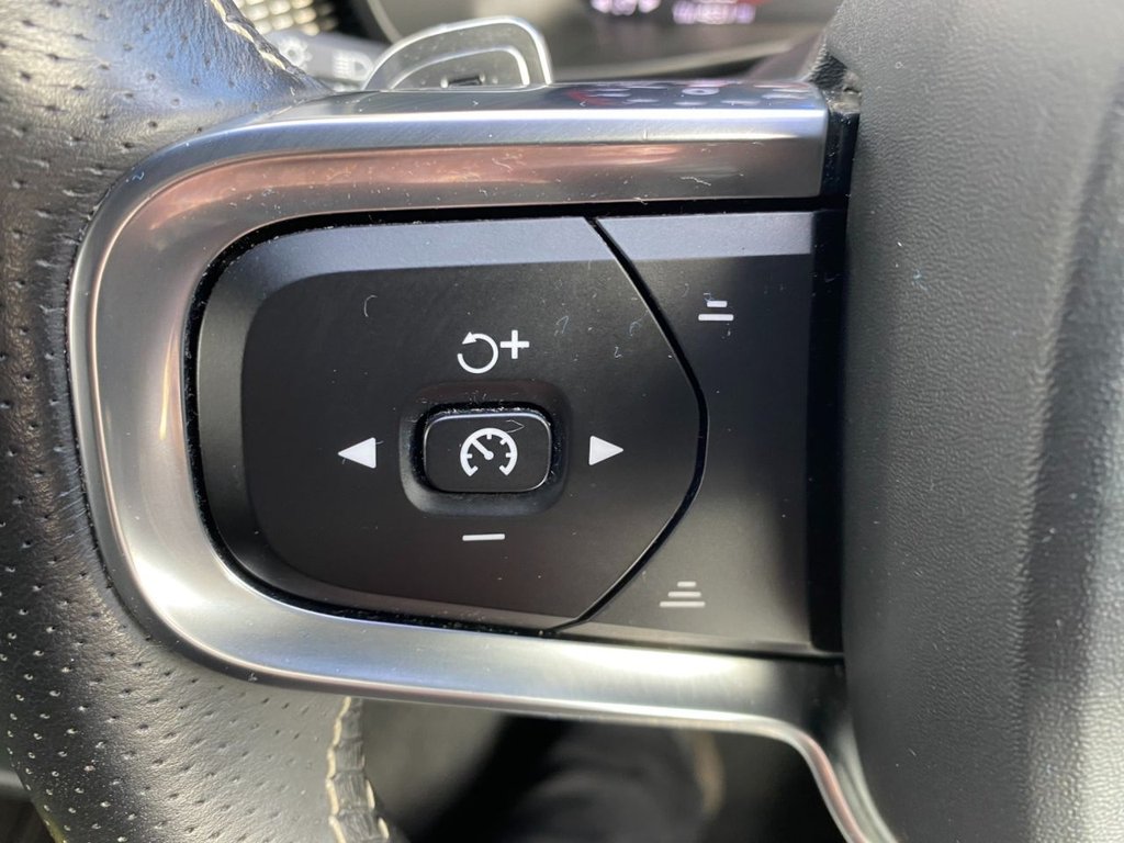 USED 2019 69 VOLVO XC40 2.0 T5 R-Design Pro SUV 5dr Petrol Auto AWD Euro 6 (s/s) (247 ps) TOP SPECIFICATION R DESIGN PRO XC40
