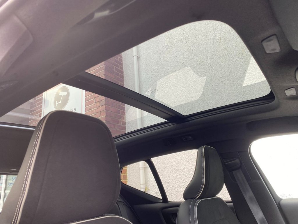 USED 2019 69 VOLVO XC40 2.0 T5 R-Design Pro SUV 5dr Petrol Auto AWD Euro 6 (s/s) (247 ps) TOP SPECIFICATION R DESIGN PRO XC40
