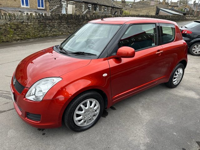 2010 SUZUKI, SWIFT - Photo 4