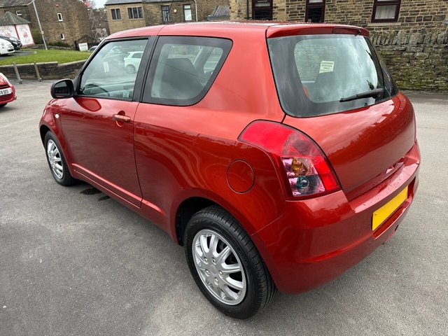2010 SUZUKI, SWIFT - Photo 6