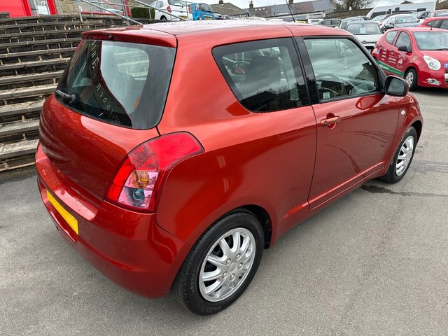 2010 SUZUKI, SWIFT - Photo 8