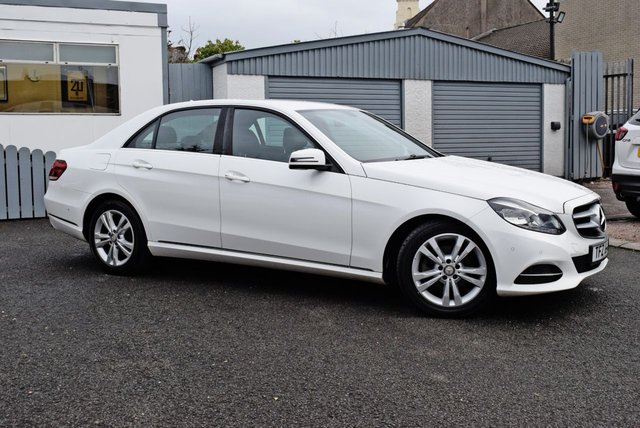 2014 MERCEDES-BENZ E-CLASS 2.1 E220 CDI SE Saloon 4dr Diesel G-Tronic+ Euro 5 (s/s) (170 ps) - Photo 3