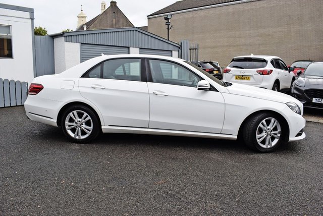 2014 MERCEDES-BENZ E-CLASS 2.1 E220 CDI SE Saloon 4dr Diesel G-Tronic+ Euro 5 (s/s) (170 ps) - Photo 4