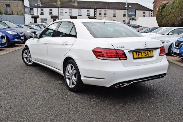 2014 MERCEDES-BENZ E-CLASS 2.1 E220 CDI SE Saloon 4dr Diesel G-Tronic+ Euro 5 (s/s) (170 ps) - Photo 7