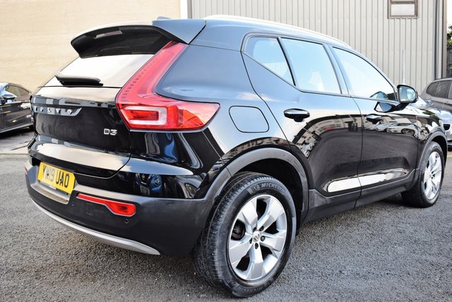 2019 VOLVO XC40 2.0 D3 Momentum Pro SUV 5dr Diesel Auto Euro 6 (s/s) (150 ps) - Photo 4