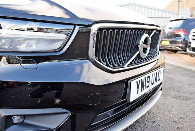 2019 VOLVO XC40 2.0 D3 Momentum Pro SUV 5dr Diesel Auto Euro 6 (s/s) (150 ps) - Photo 9