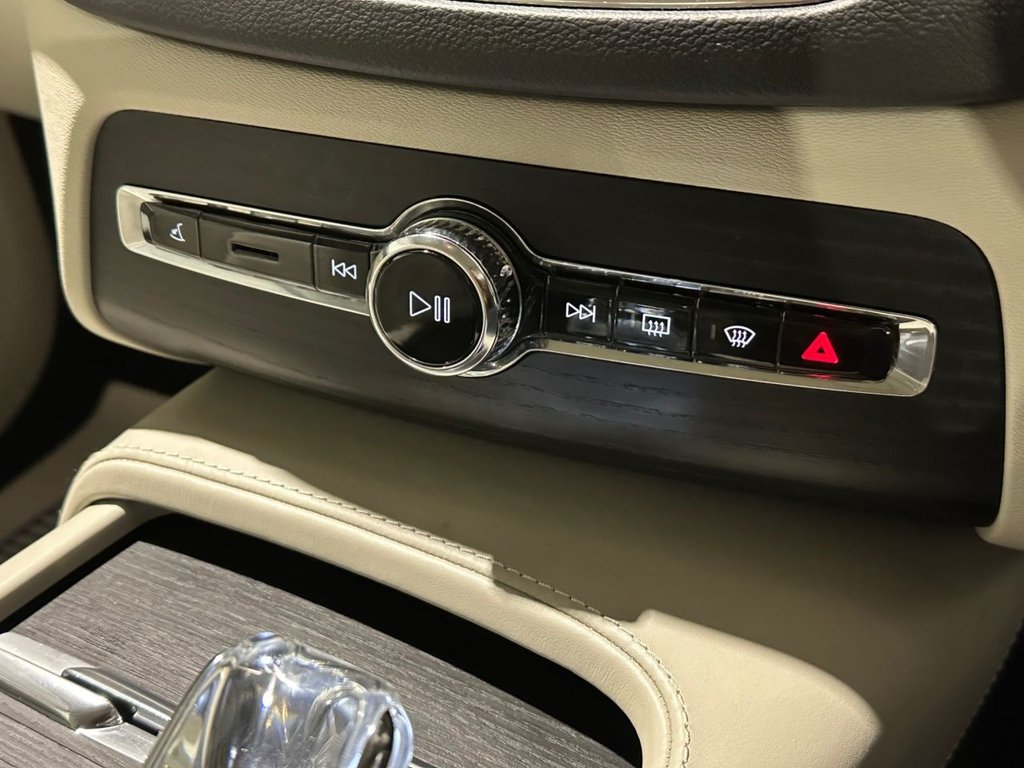 USED 2020 20 VOLVO XC90 2.0h T8 Twin Engine Recharge 11.6kWh Inscription SUV 5dr Petrol Plug-in Hybrid Auto 4WD Euro 6 (s/s) (390 ps) 