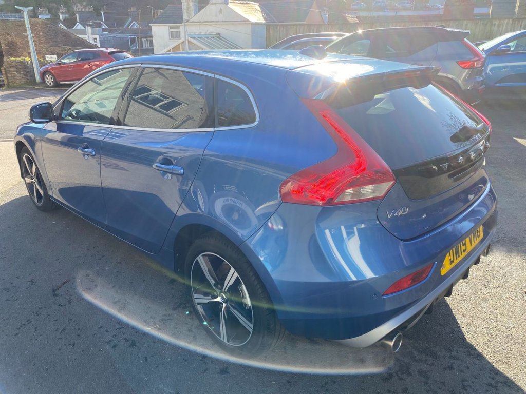 USED 2019 19 VOLVO V40 1.5 T3 R-Design Edition Hatchback 5dr Petrol Auto Euro 6 (s/s) (152 ps) AUTOMATIC PETROL