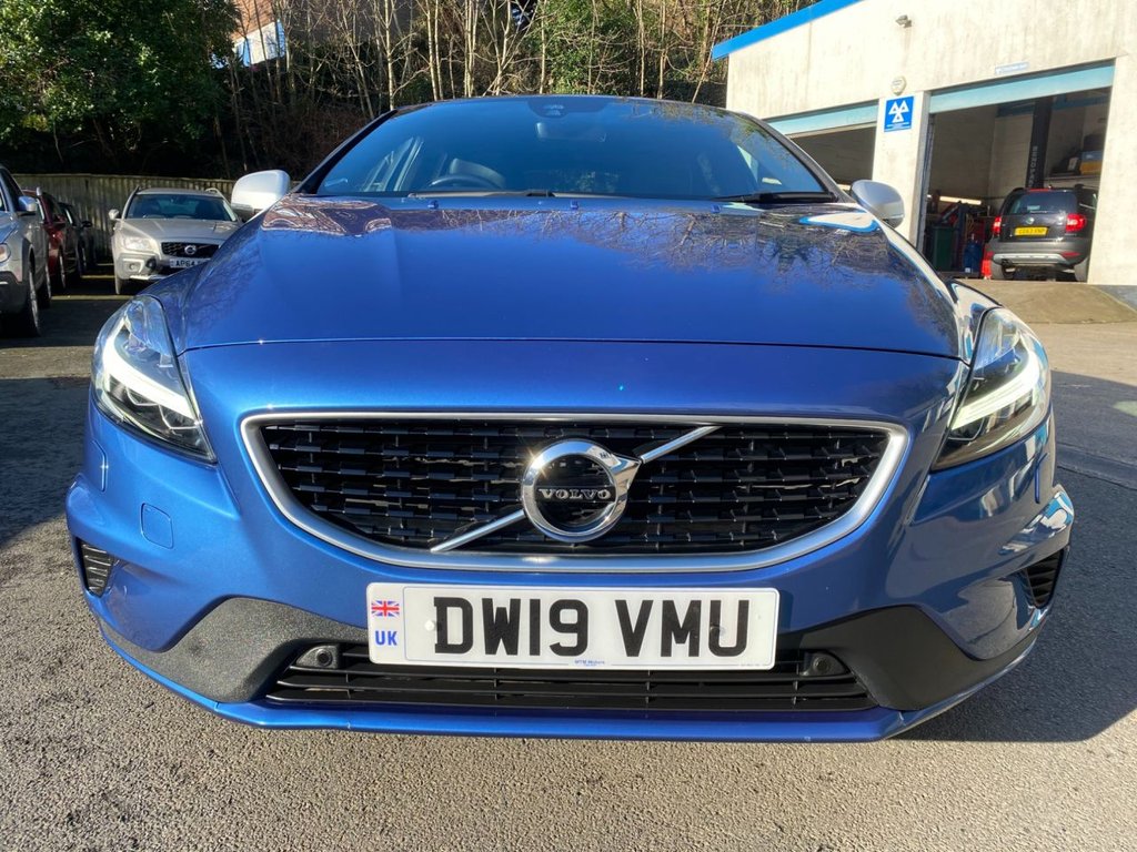 USED 2019 19 VOLVO V40 1.5 T3 R-Design Edition Hatchback 5dr Petrol Auto Euro 6 (s/s) (152 ps) AUTOMATIC PETROL