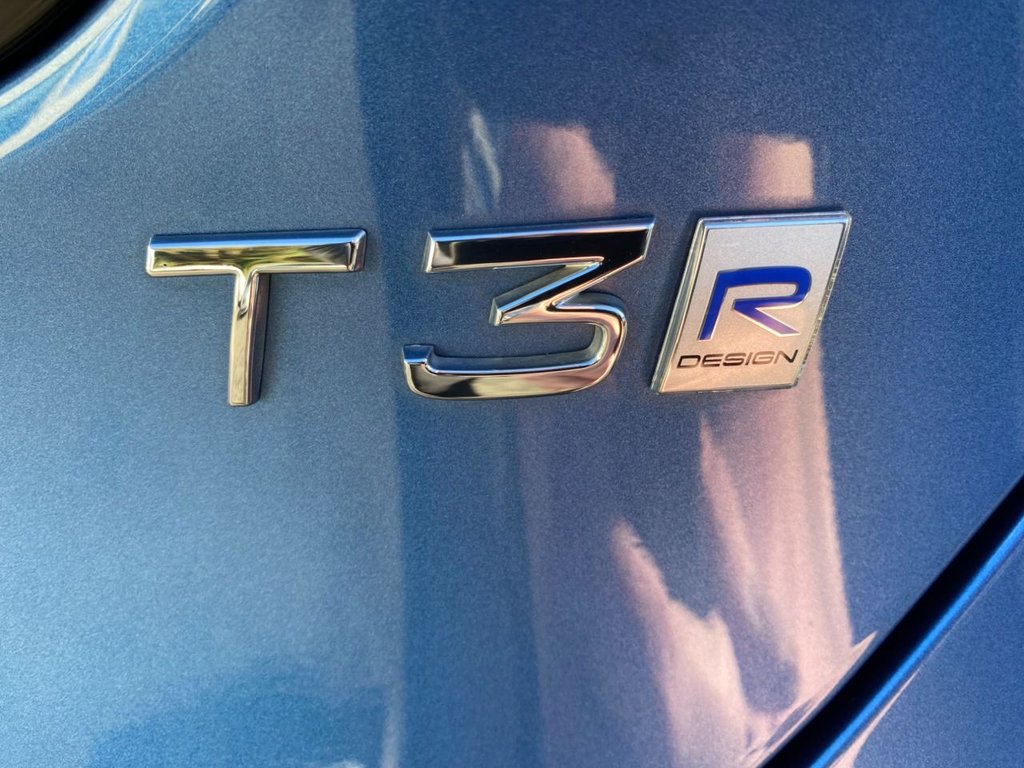 USED 2019 19 VOLVO V40 1.5 T3 R-Design Edition Hatchback 5dr Petrol Auto Euro 6 (s/s) (152 ps) AUTOMATIC PETROL