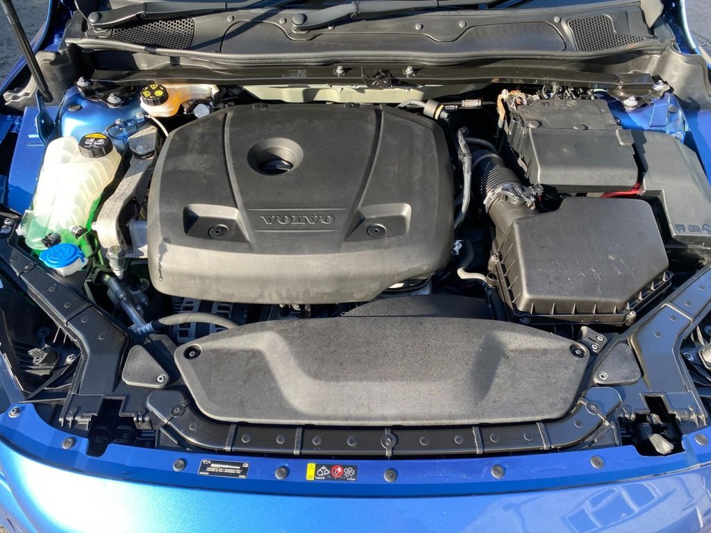 USED 2019 19 VOLVO V40 1.5 T3 R-Design Edition Hatchback 5dr Petrol Auto Euro 6 (s/s) (152 ps) AUTOMATIC PETROL