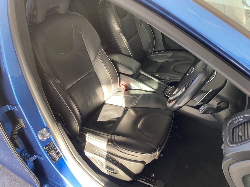 USED 2019 19 VOLVO V40 1.5 T3 R-Design Edition Hatchback 5dr Petrol Auto Euro 6 (s/s) (152 ps) AUTOMATIC PETROL
