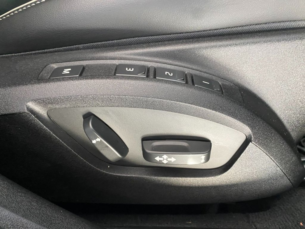 USED 2019 19 VOLVO V40 1.5 T3 R-Design Edition Hatchback 5dr Petrol Auto Euro 6 (s/s) (152 ps) AUTOMATIC PETROL