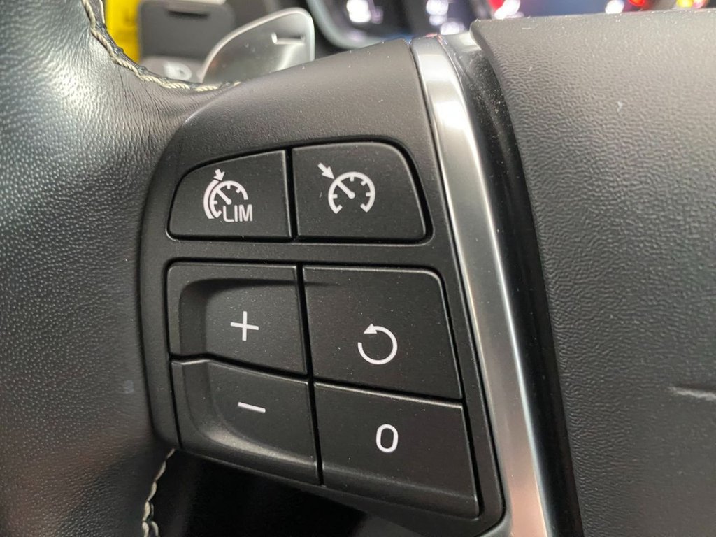 USED 2019 19 VOLVO V40 1.5 T3 R-Design Edition Hatchback 5dr Petrol Auto Euro 6 (s/s) (152 ps) AUTOMATIC PETROL