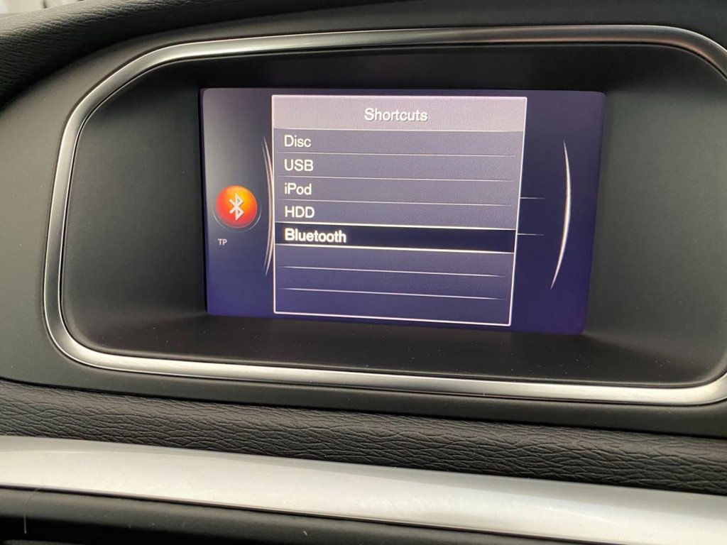 USED 2019 19 VOLVO V40 1.5 T3 R-Design Edition Hatchback 5dr Petrol Auto Euro 6 (s/s) (152 ps) AUTOMATIC PETROL