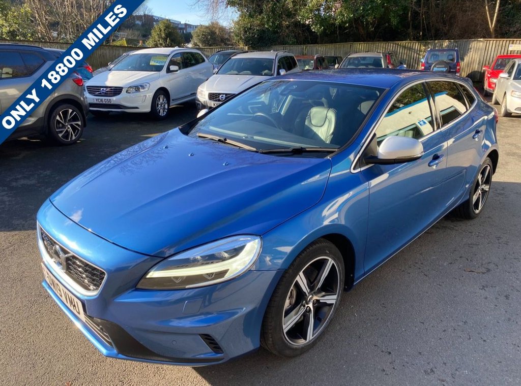 USED 2019 19 VOLVO V40 1.5 T3 R-Design Edition Hatchback 5dr Petrol Auto Euro 6 (s/s) (152 ps) AUTOMATIC PETROL