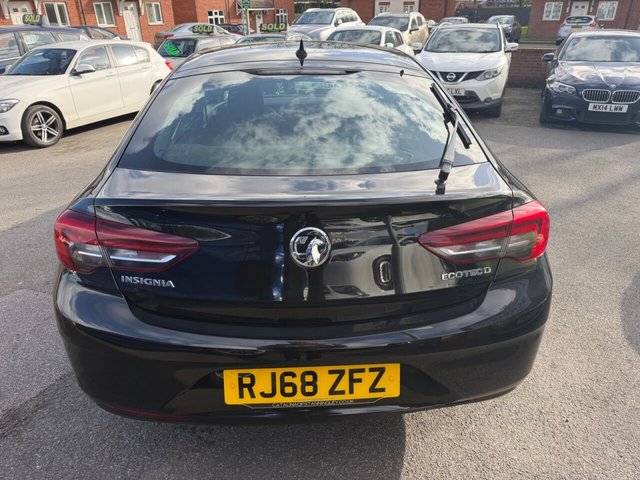 2018 Vauxhall Insignia 1.6L Design 5dr - Photo 10